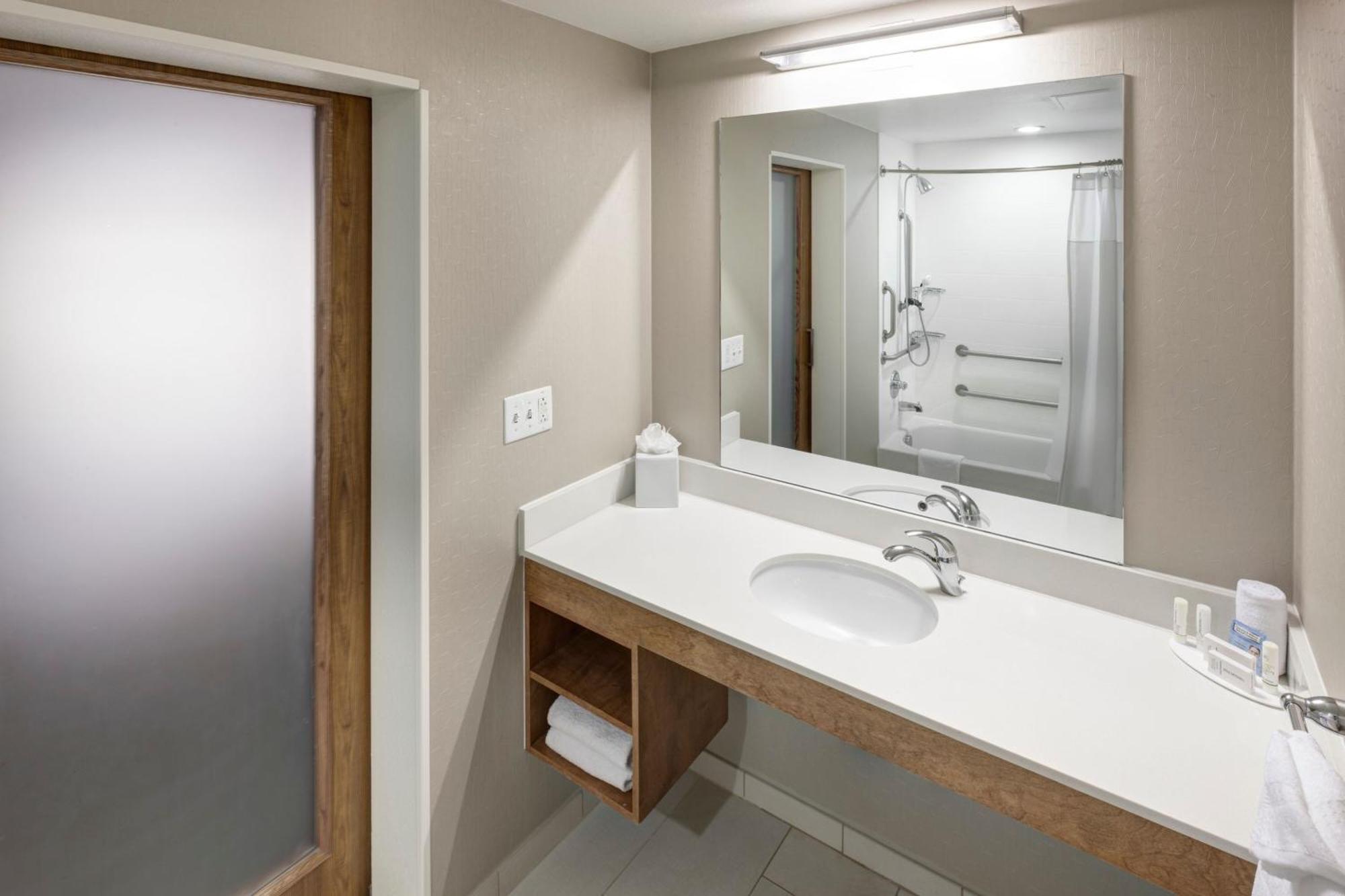 Springhill Suites By Marriott Salt Lake City Airport Esterno foto